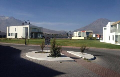 EN VENTA TERRENOS EN URB. PRIVADA Y EXCLUSIVA DE C. COLORADO