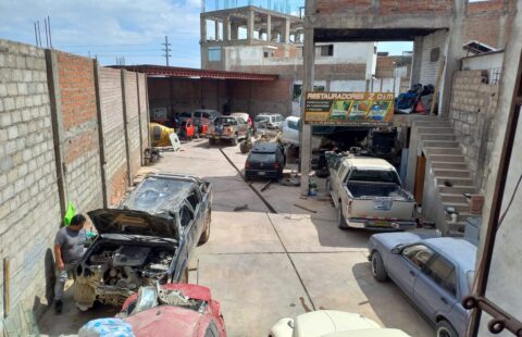 VENTA DE AMPLIO LOCAL COMERCIAL EN ZAMACOLA