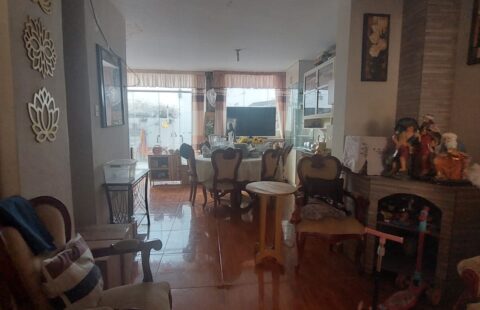 VENTA DE CASA DE 4 PISOS – UMACOLLO