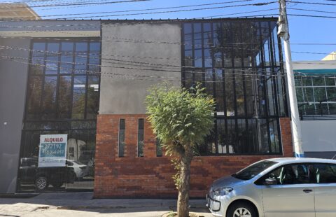 SE ALQUILA AMPLIO LOCAL PARA RESTAURANTE