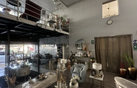 LOCAL EN ALQUILER EN LA AVENIDA VICTOR ANDRES BELAUNDE YANAHUARA