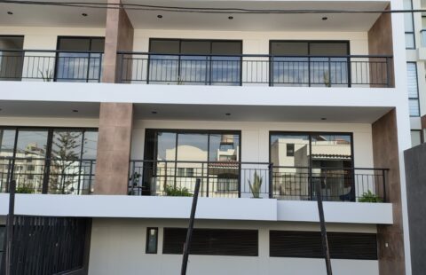 Flat con Balcón y Vista Privilegiada