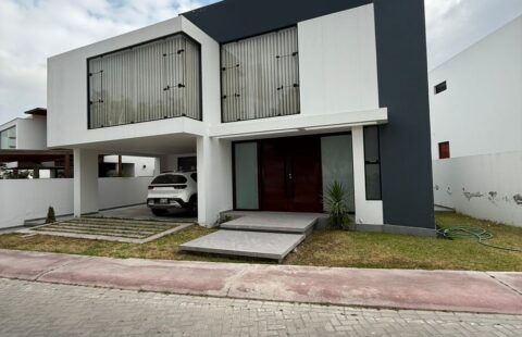 VENTA DE CASA EN CERRO COLORADO