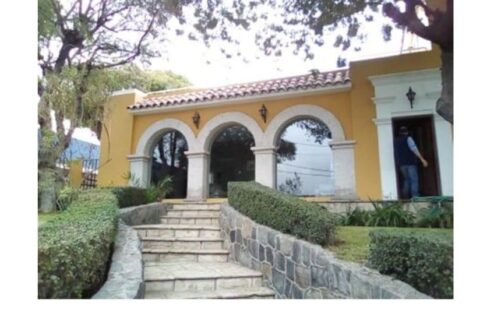 VENTA DE EXCLUSIVA CASA EN CHALLAPAMPA