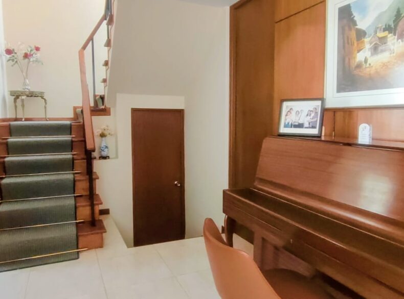 VENTA DE CASA AMOBLADA EN AV EJERCITO